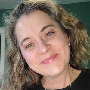 Meet your Posher, Anissa